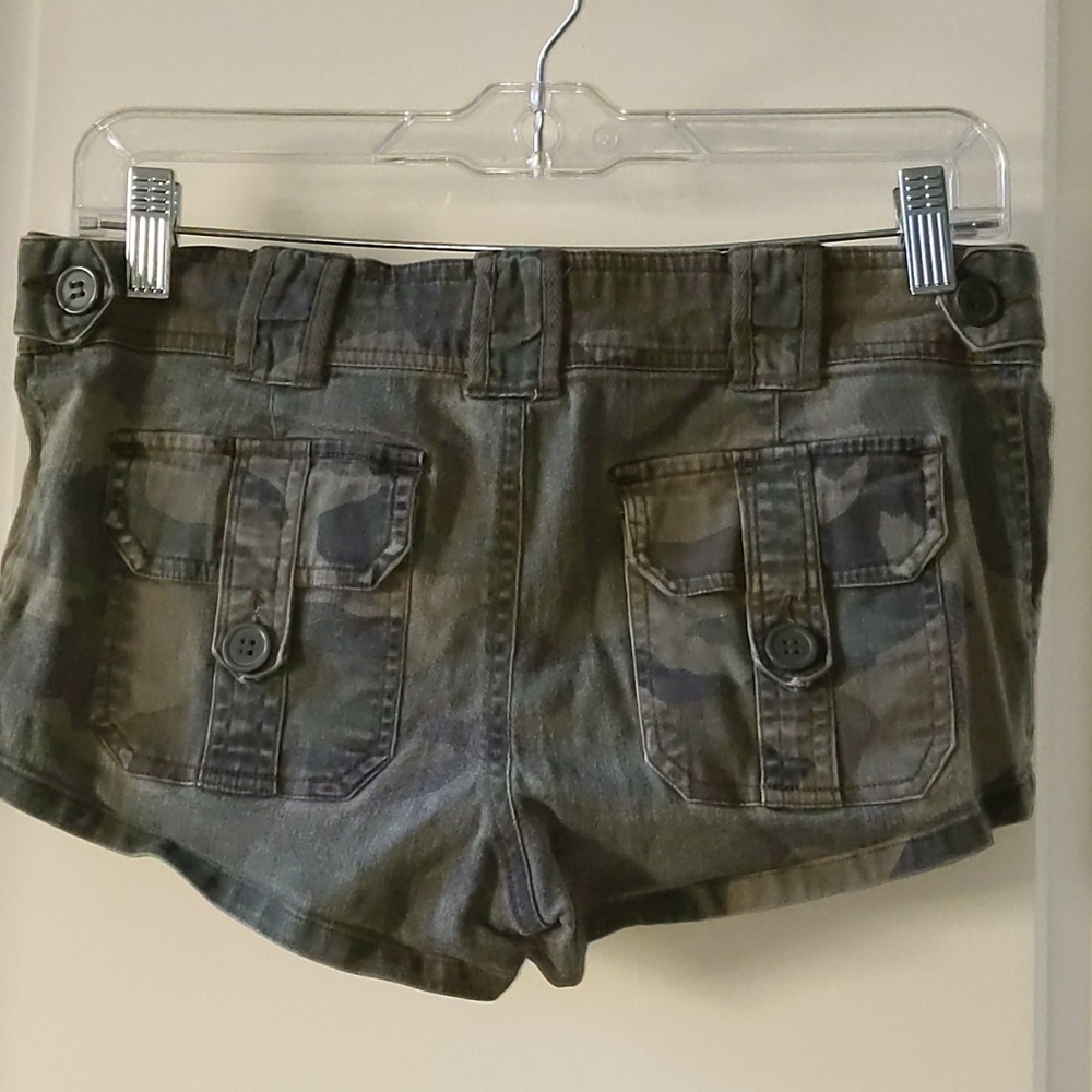 Moe Army Camoflouge Green Denim Shorts Size 5